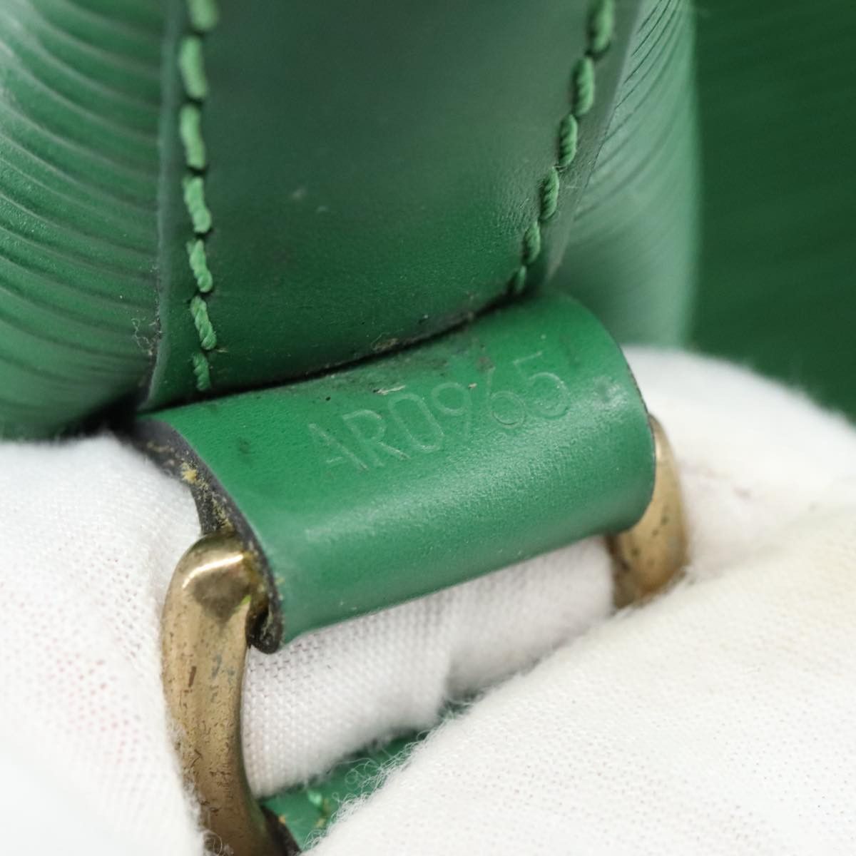 Louis Vuitton Noé Green Leather Shoulder Bag (Pre-Owned) Size ONE SIZE - 9 Thumbnail