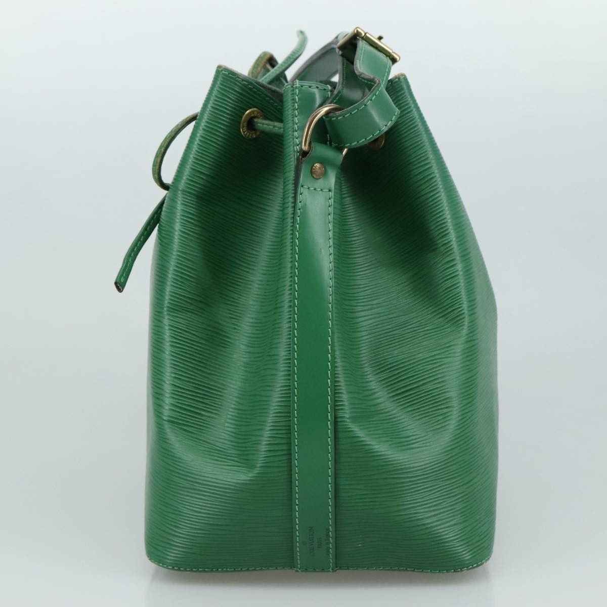 Louis Vuitton Noé Green Leather Shoulder Bag (Pre-Owned) Size ONE SIZE - 13 Thumbnail