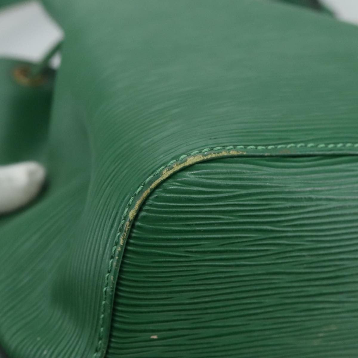 Louis Vuitton Noé Green Leather Shoulder Bag (Pre-Owned) Size ONE SIZE - 20 Thumbnail