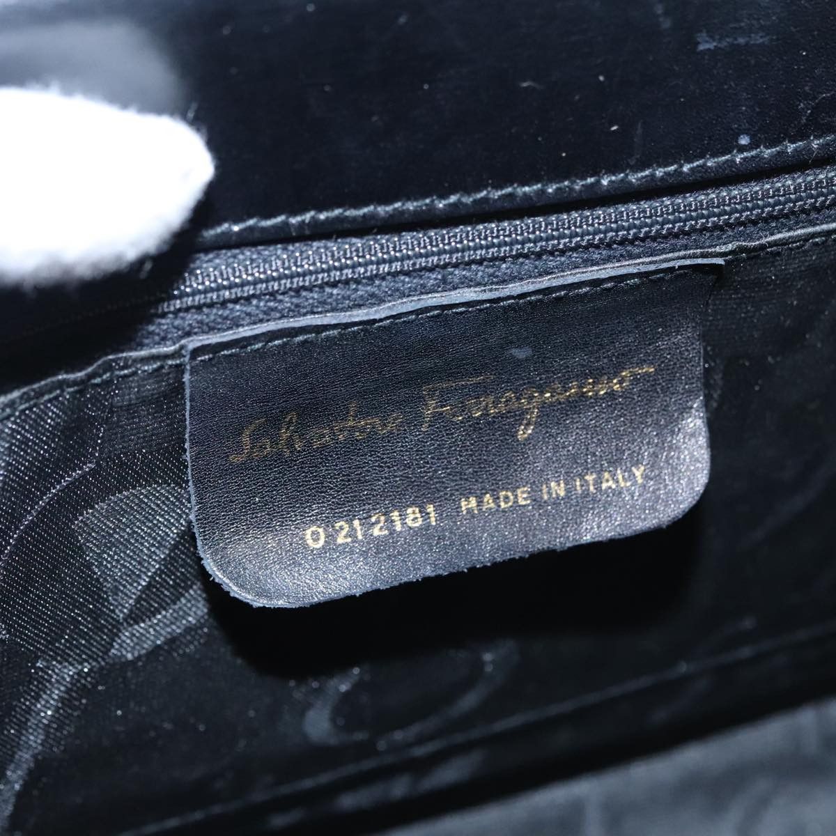 Salvatore Ferragamo Gancini Black Leather Handbag (Pre-Owned) Size ONE SIZE - 9 Thumbnail