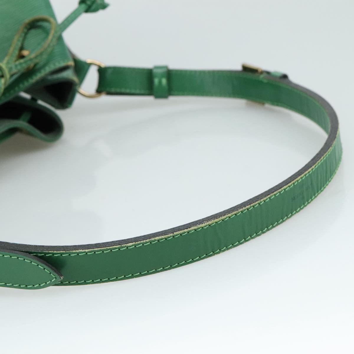 Louis Vuitton Petit Noé Green Leather Shoulder Bag (Pre-Owned) Size ONE SIZE - 5 Thumbnail