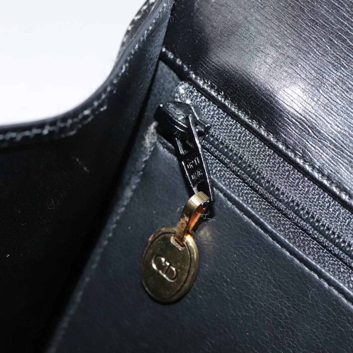Dior -- Black Leather Handbag (Pre-Owned) Size ONE SIZE - 20 Thumbnail