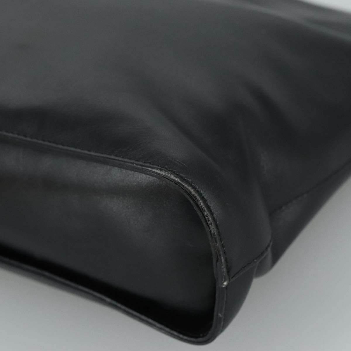 Salvatore Ferragamo Gancini Black Leather Shoulder Bag (Pre-Owned) Size ONE SIZE - 7 Thumbnail