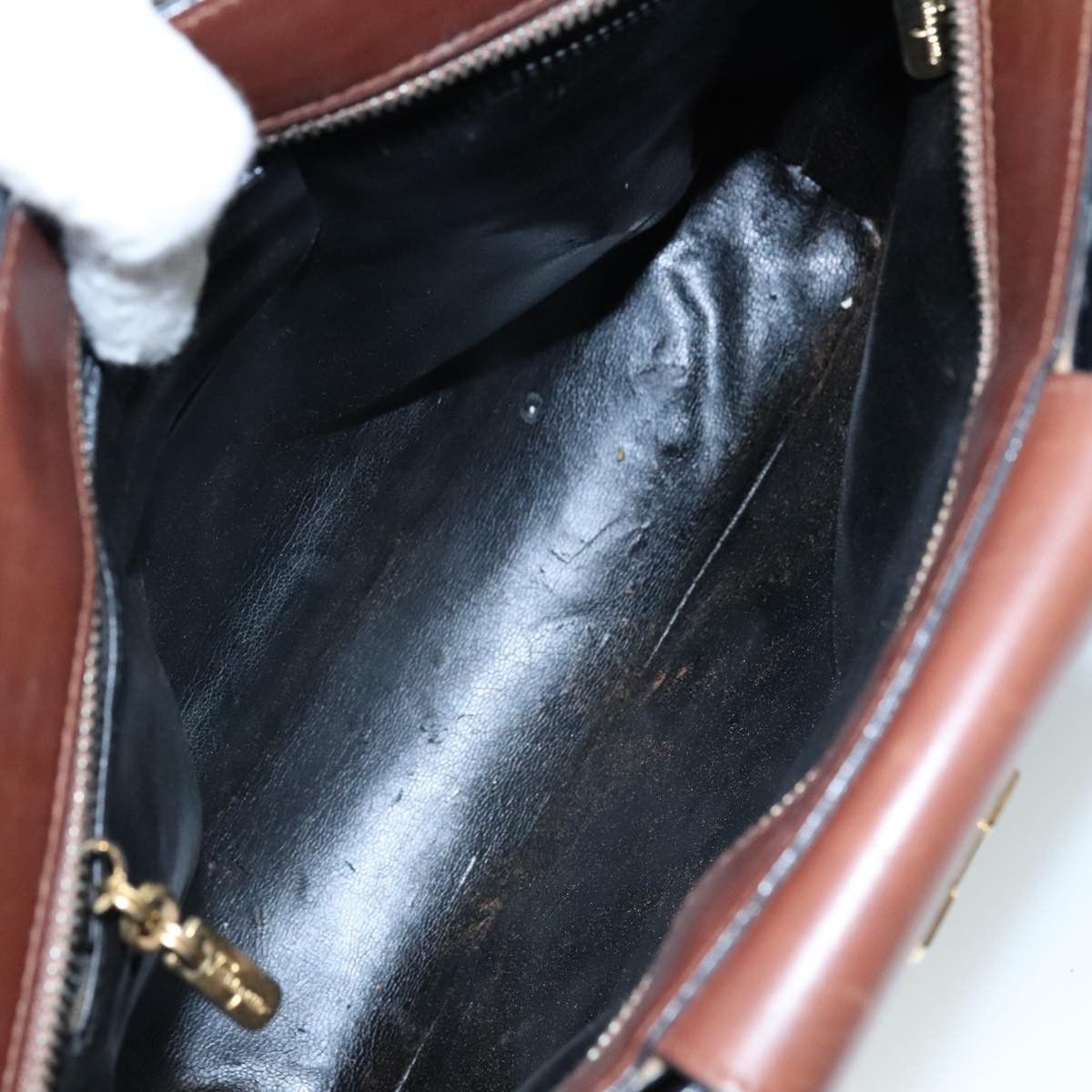 Salvatore Ferragamo Gancini Black Leather Shoulder Bag (Pre-Owned) Size ONE SIZE - 16 Thumbnail