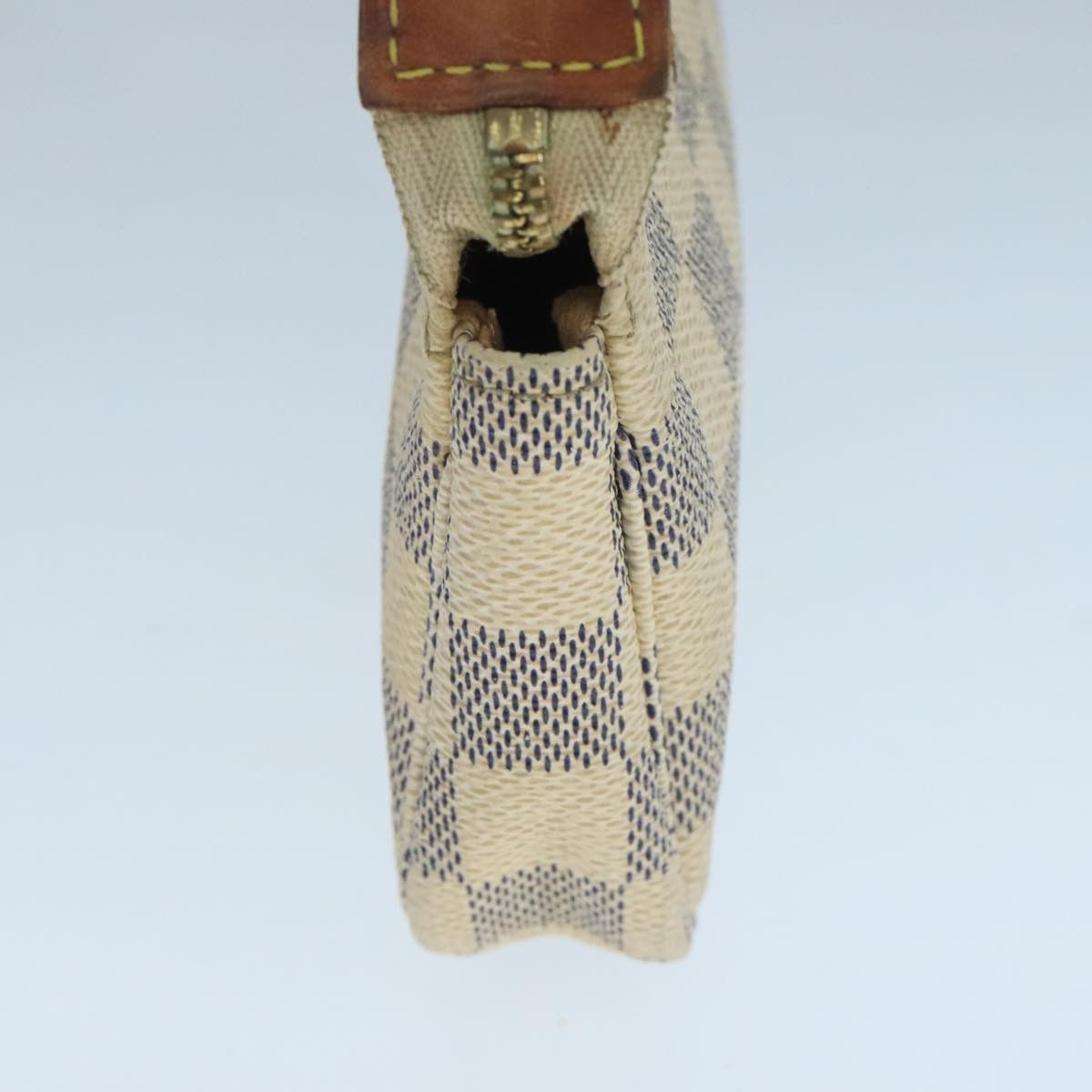 Louis Vuitton Mini Pochette Accessoires White Canvas Clutch Bag Size ONE SIZE - 3 Thumbnail