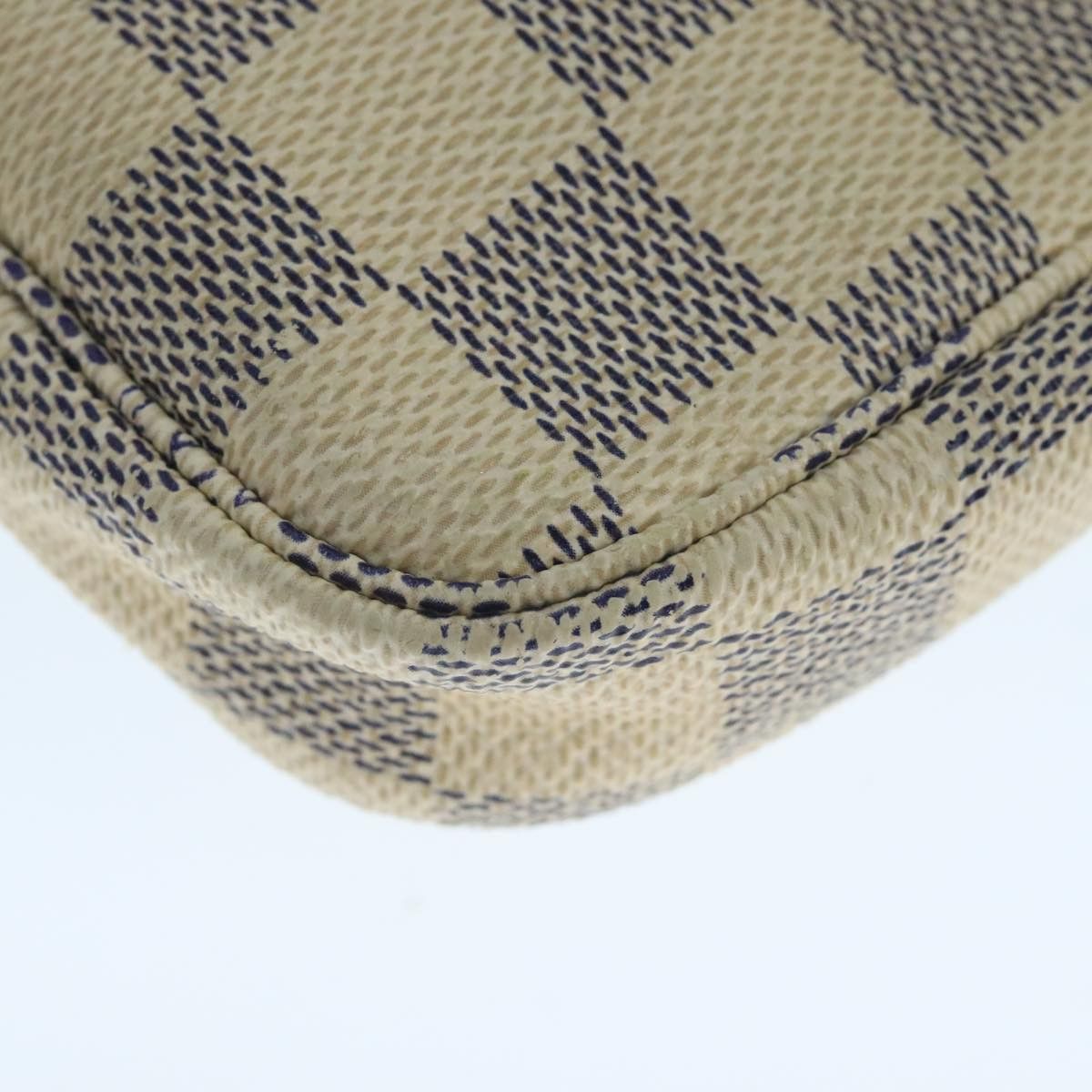 Louis Vuitton Mini Pochette Accessoires White Canvas Clutch Bag Size ONE SIZE - 10 Thumbnail