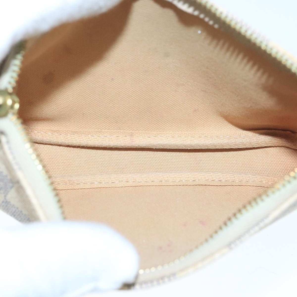 Louis Vuitton Mini Pochette Accessoires White Canvas Clutch Bag Size ONE SIZE - 13 Thumbnail