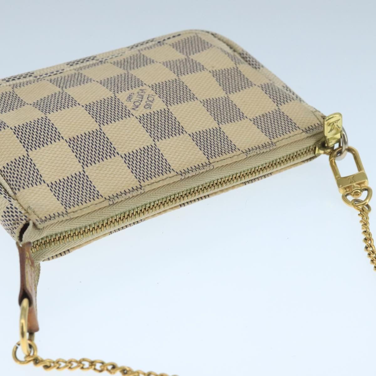 Louis Vuitton Mini Pochette Accessoires White Canvas Clutch Bag Size ONE SIZE - 18 Thumbnail
