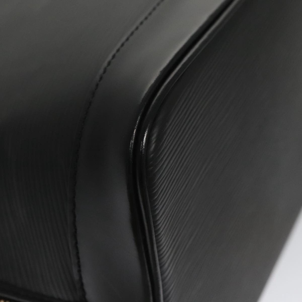 Louis Vuitton Alma Black Leather Handbag (Pre-Owned) Size ONE SIZE - 6 Thumbnail