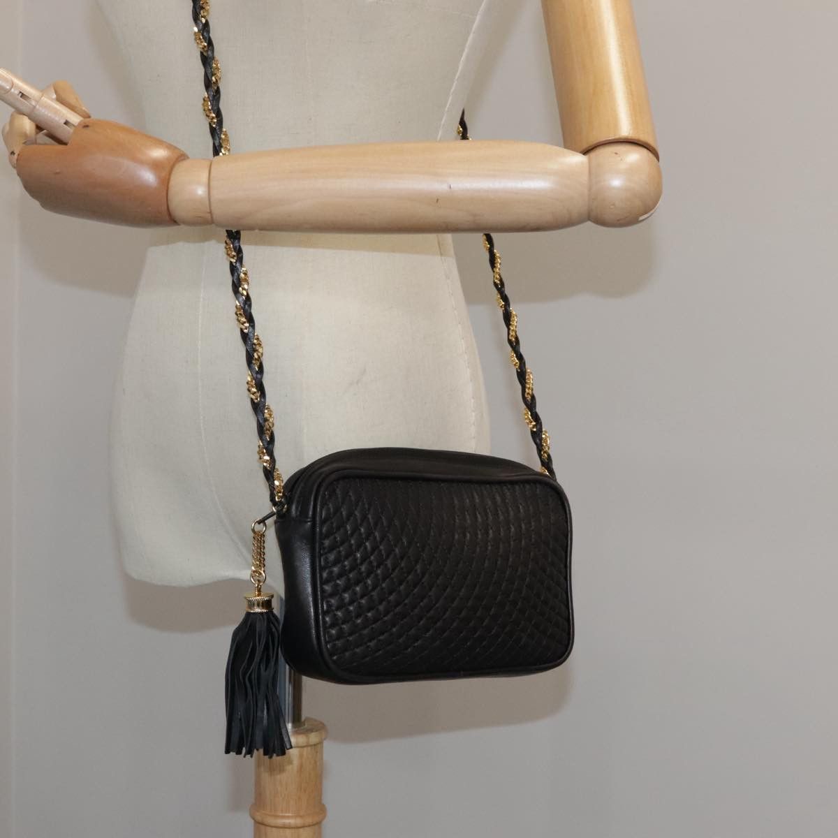 Bally Black Leather Shoulder Bag (Pre-Owned) Size ONE SIZE - 14 Thumbnail