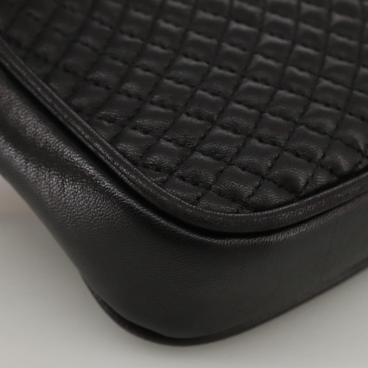 Bally Black Leather Shoulder Bag (Pre-Owned) Size ONE SIZE - 7 Thumbnail