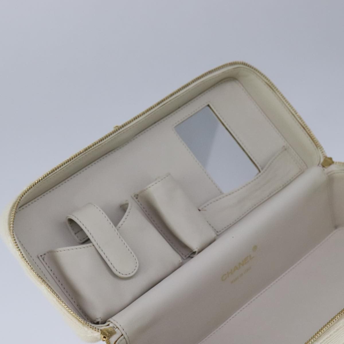 Chanel Vanity Beige Canvas Clutch Bag (Pre-Owned) Size ONE SIZE - 20 Thumbnail