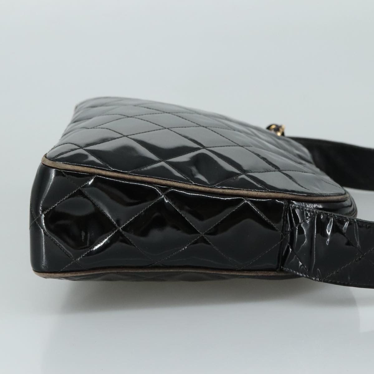 Chanel Matelassé Black Patent Leather Shoulder Bag (Pre-Owned) Size ONE SIZE - 4 Thumbnail