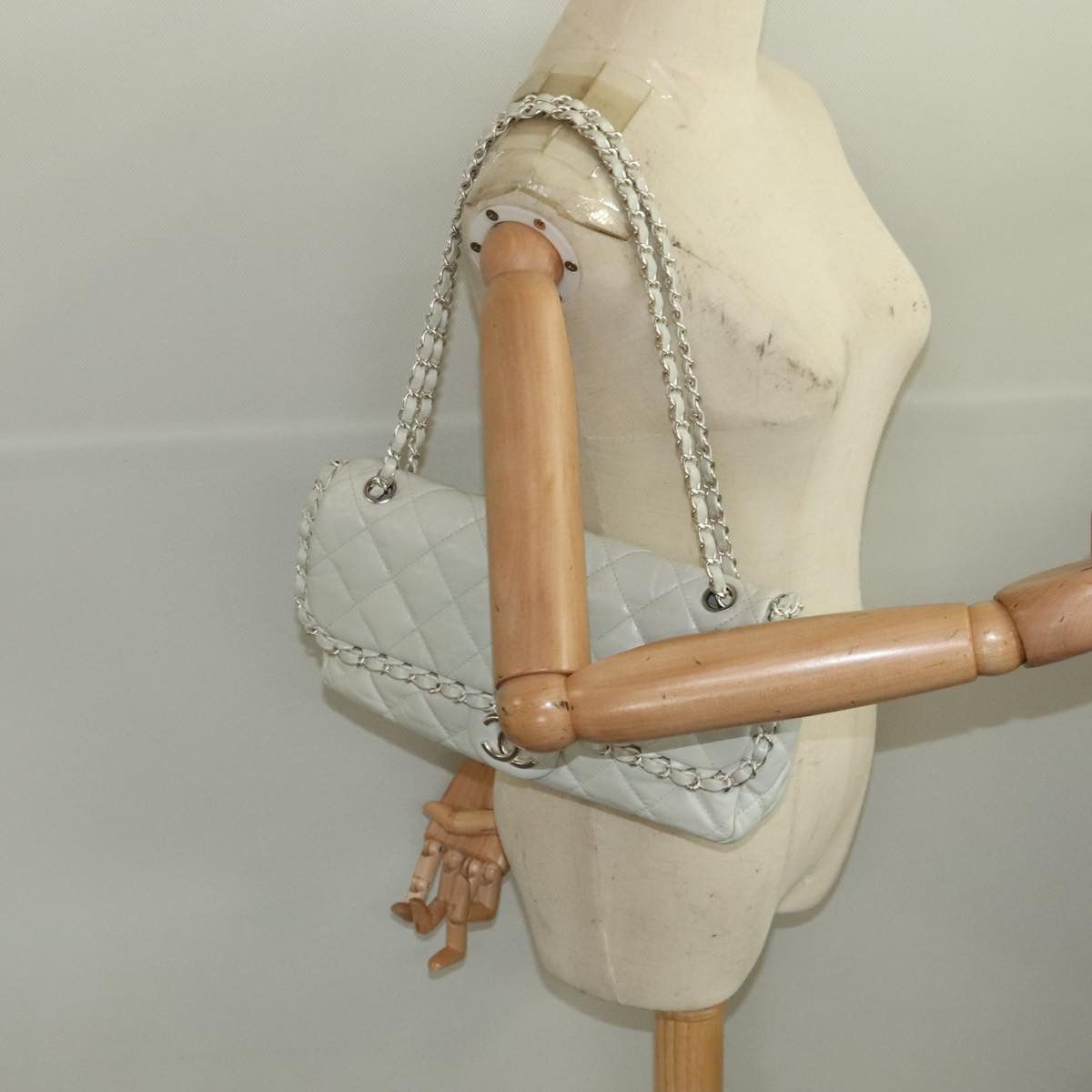 Chanel Single Flap White Leather Shoulder Bag (Pre-Owned) Size ONE SIZE - 15 Thumbnail