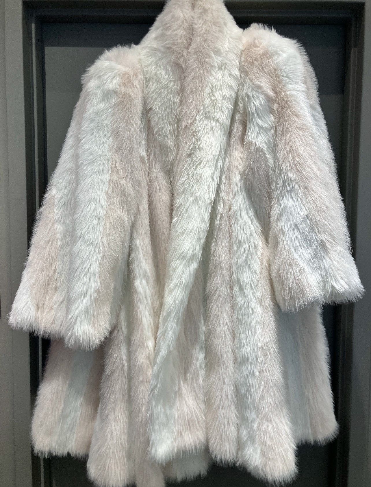 Balenciaga FW2022 RUNWAY Fur Bitcoin Graffiti Runway Coat Size US L / EU 52-54 / 3 - 2 Thumbnail