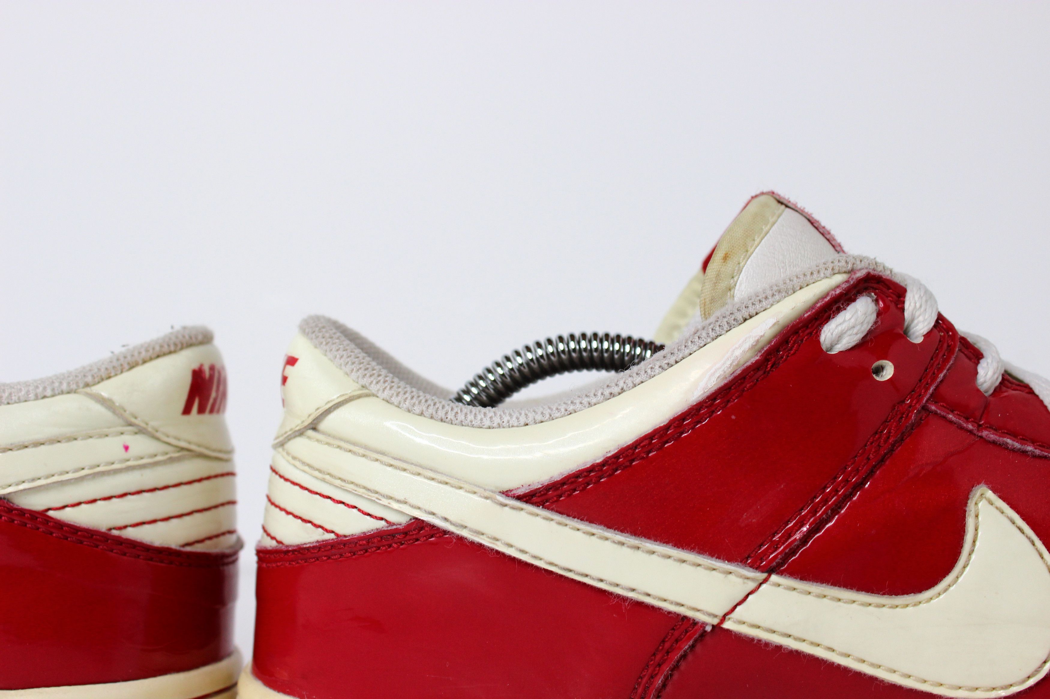 Nike 2004 Nike Dunk Low Valentines Day Size US 9.5 / EU 42-43 - 14 Thumbnail