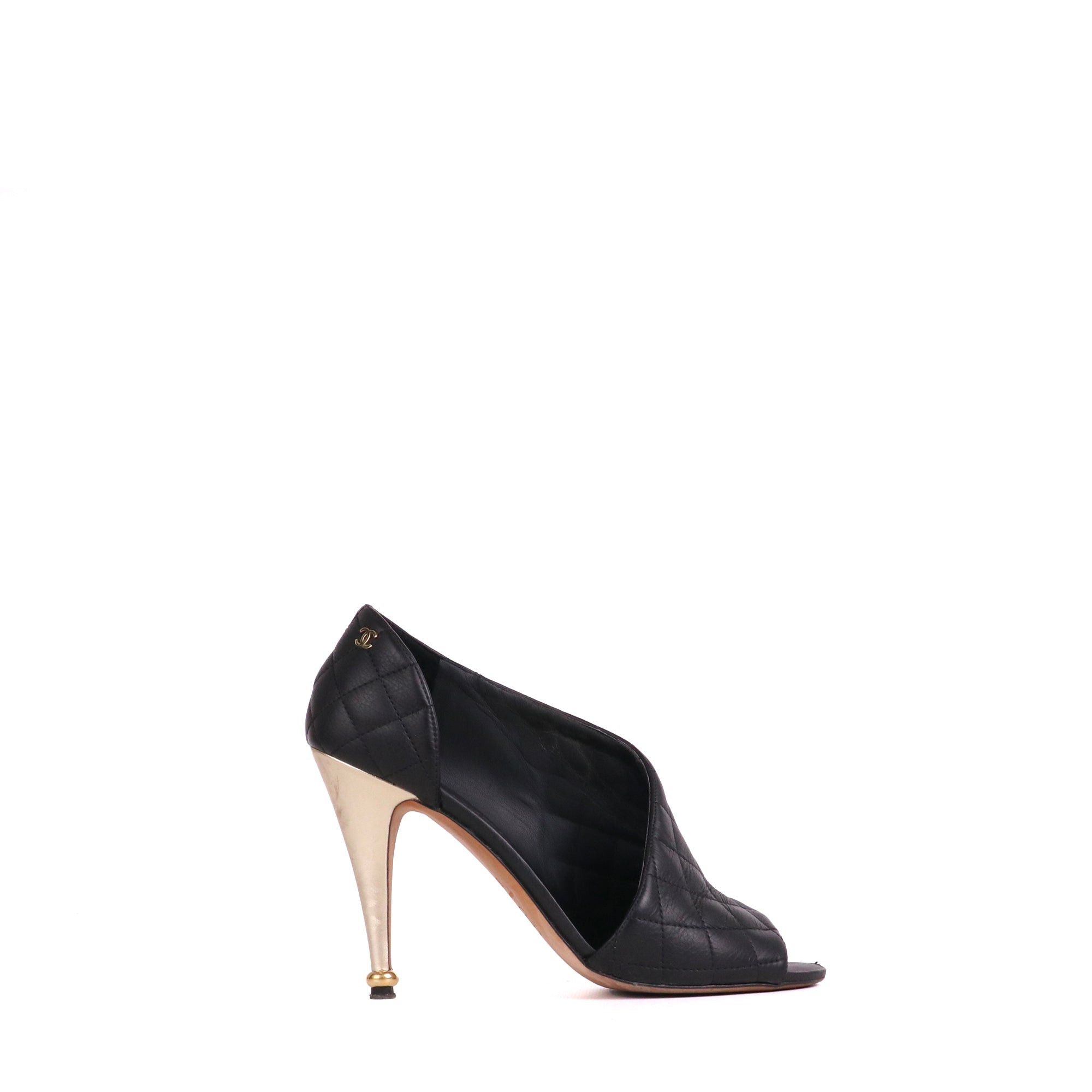 Chanel CHANEL - Chanel pumps in black quilted leather (T39) Size US 8 / IT 38 - 2 Thumbnail
