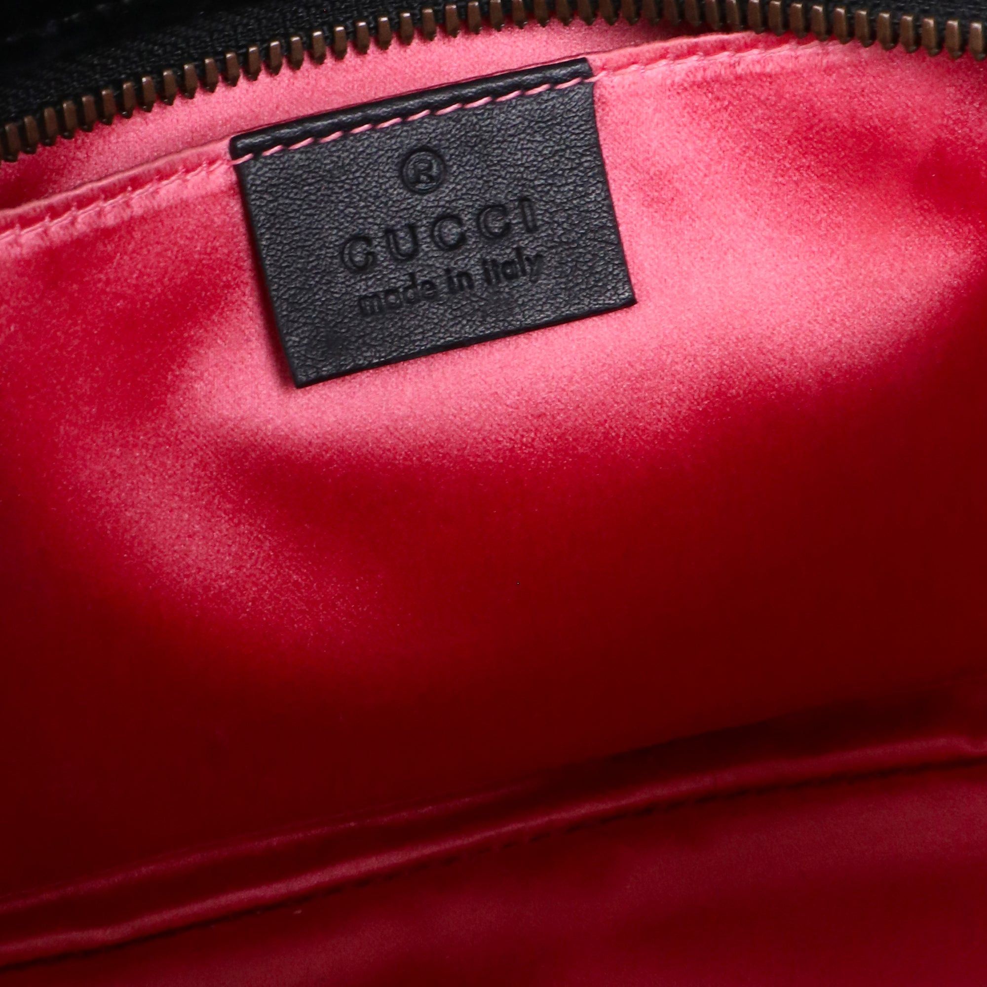 Gucci GUCCI - Gucci Caméra Marmont shoulder bag quilted in black velvet Size ONE SIZE - 9 Thumbnail