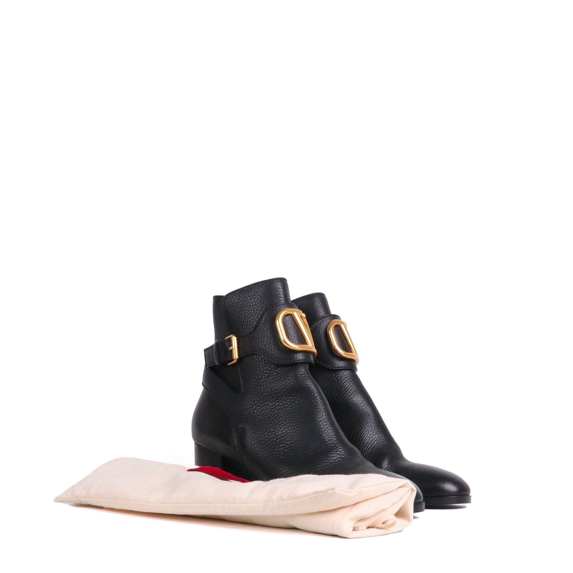 Valentino VALENTINO - Valentino Vlogo ankle boots in black grained leather (T38) Size US 7 / IT 37 - 9 Thumbnail