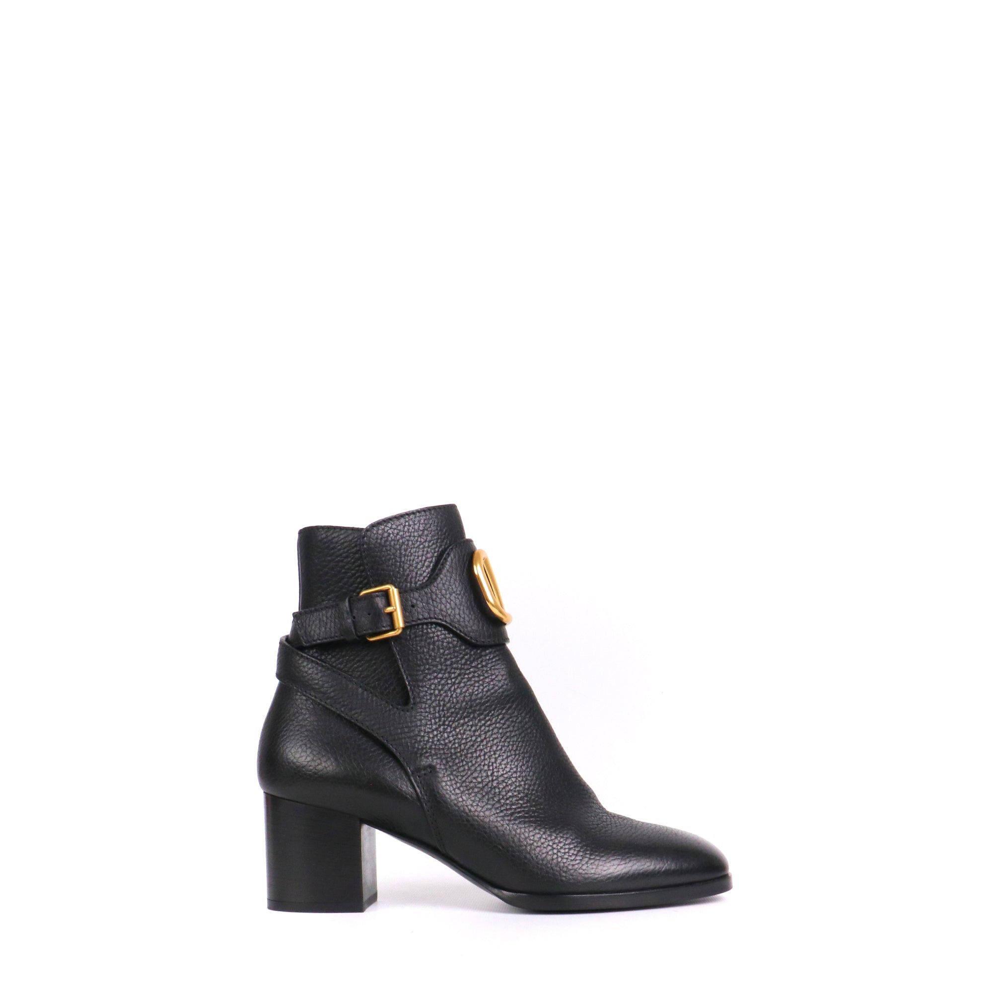 Valentino VALENTINO - Valentino Vlogo ankle boots in black grained leather (T38) Size US 7 / IT 37 - 2 Thumbnail