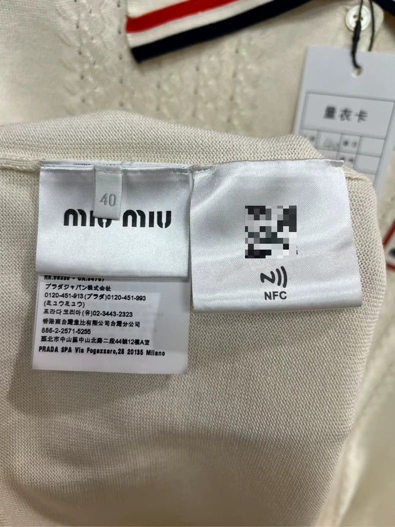Miu Miu Miumiu show polo short sleeve counter authentic -Kris Size US M / EU 48-50 / 2 - 3 Thumbnail