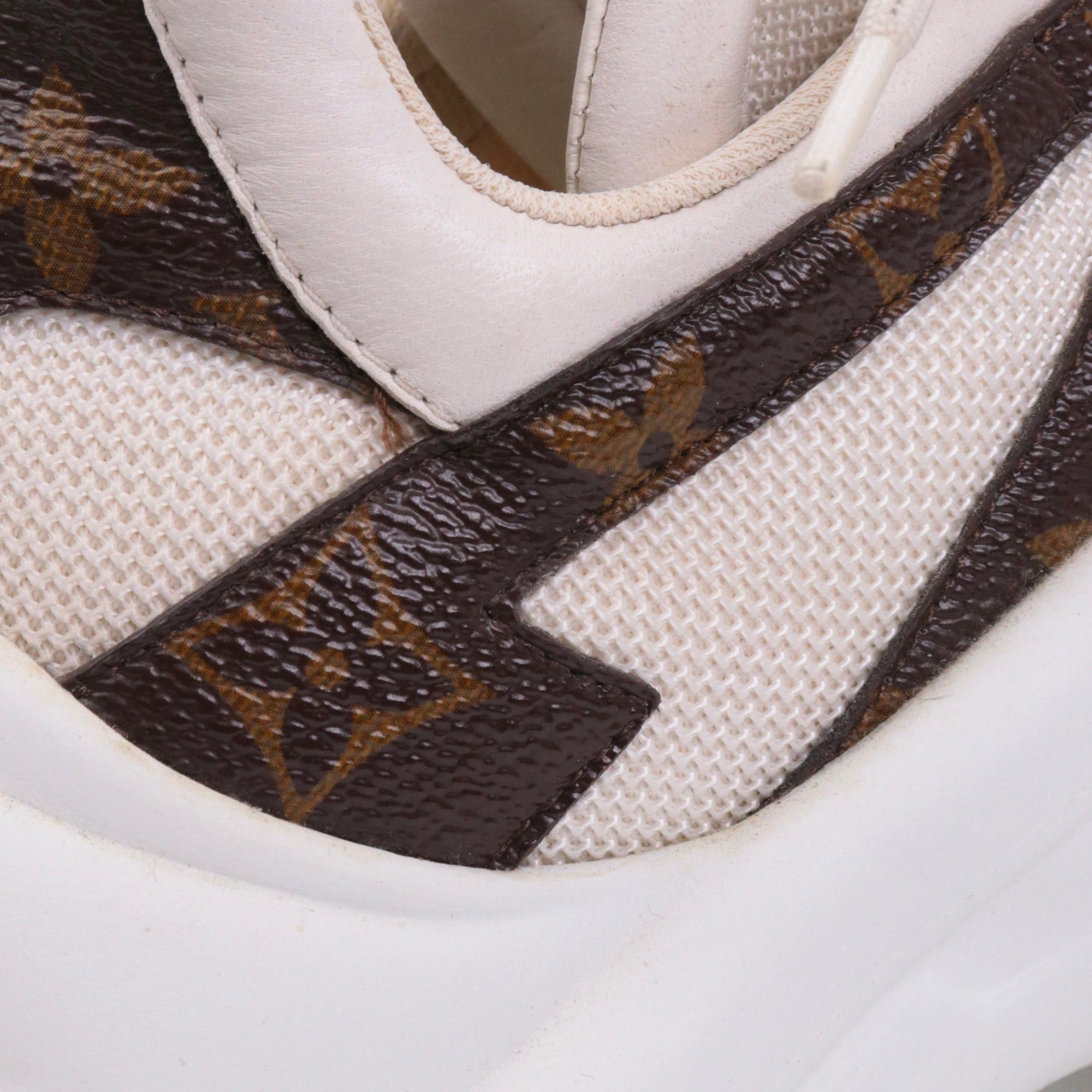 Louis Vuitton LOUIS VUITTON - Louis Vuitton Archlight sneakers in monogram coated canvas and fabric (T38) Size US 7 / IT 37 - 4 Thumbnail