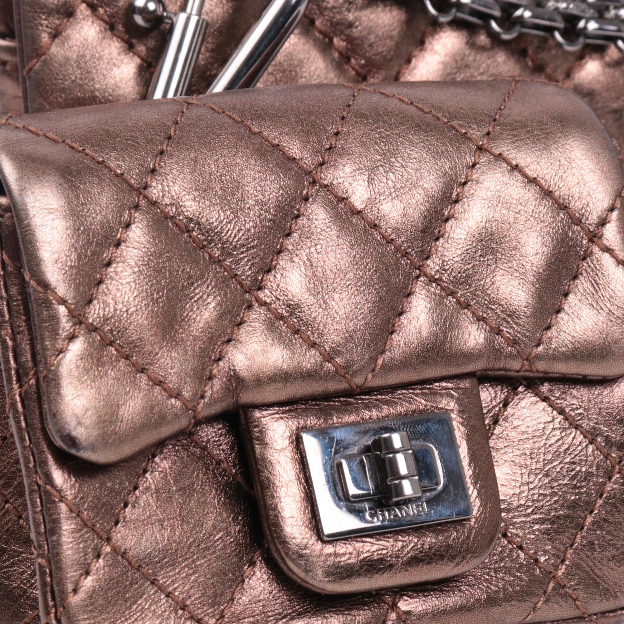 Chanel CHANEL - Chanel 2.55 Cargo small shoulder bag in bronze crinkled leather Size ONE SIZE - 4 Thumbnail