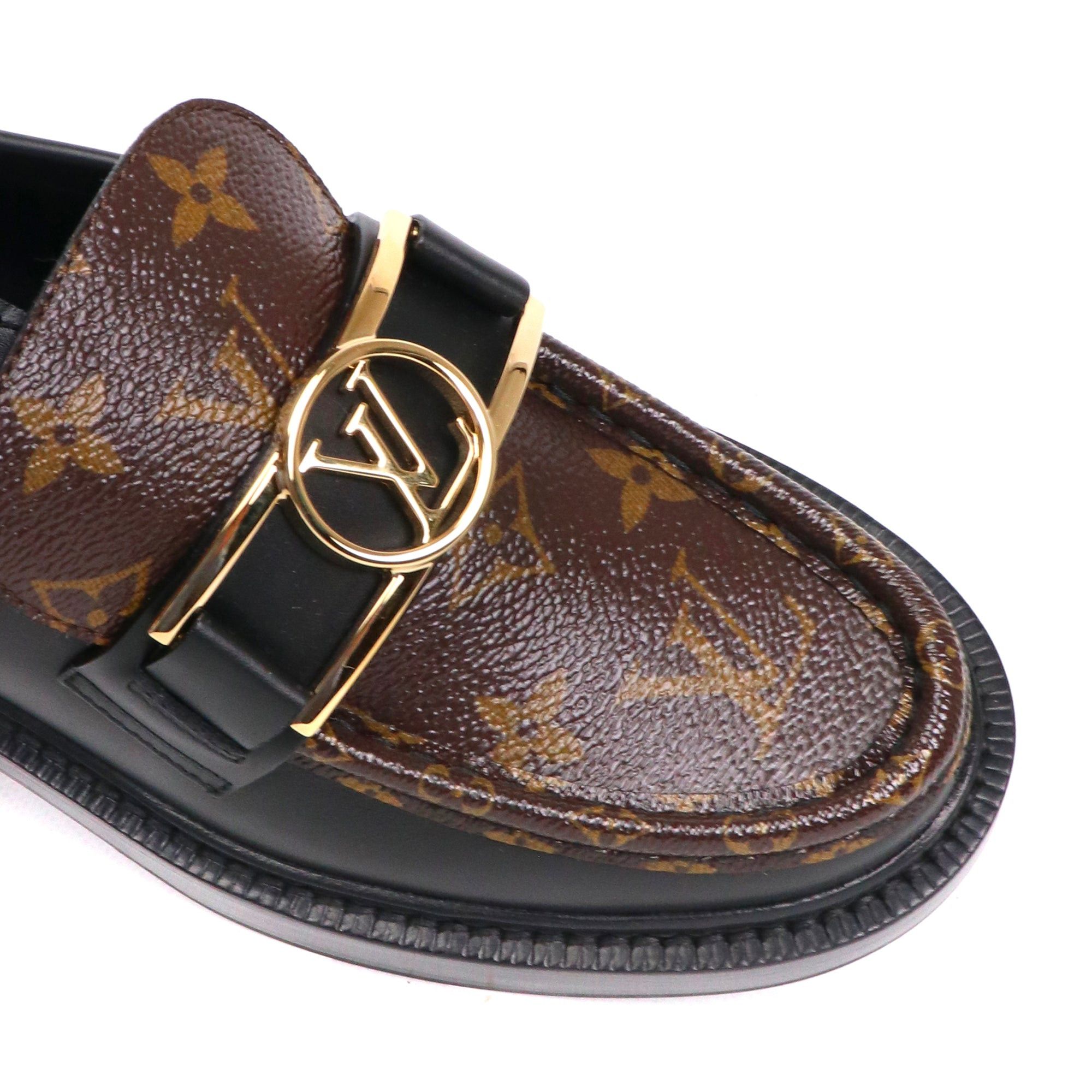 Louis Vuitton LOUIS VUITTON - Louis Vuitton Academy Loafer moccasins in black leather (T36) Size US 5 / IT 35 - 6 Thumbnail