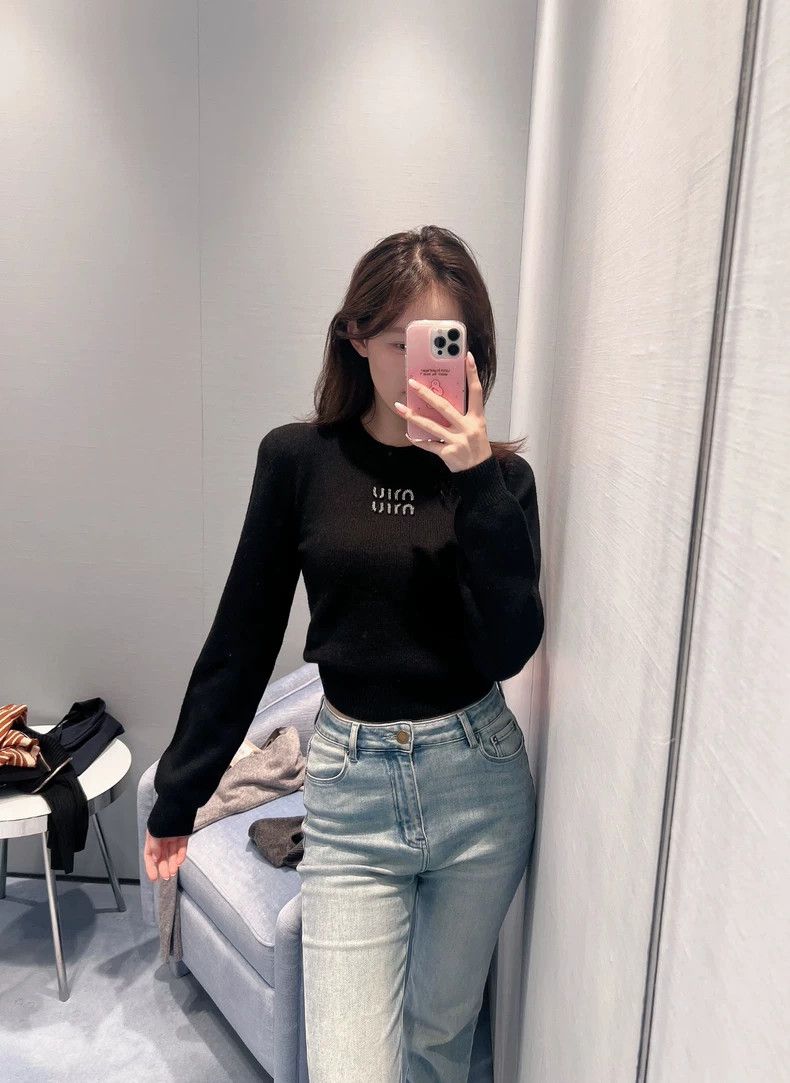 Miu Miu Miu Miu Miu black crystal logo cashmere knitwear Size US S / EU 44-46 / 1 - 7 Thumbnail
