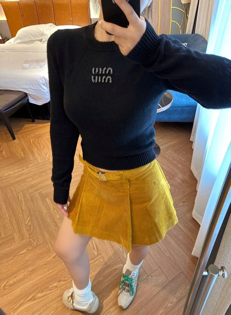 Miu Miu Miu Miu Miu black crystal logo cashmere knitwear Size US S / EU 44-46 / 1 - 8 Thumbnail