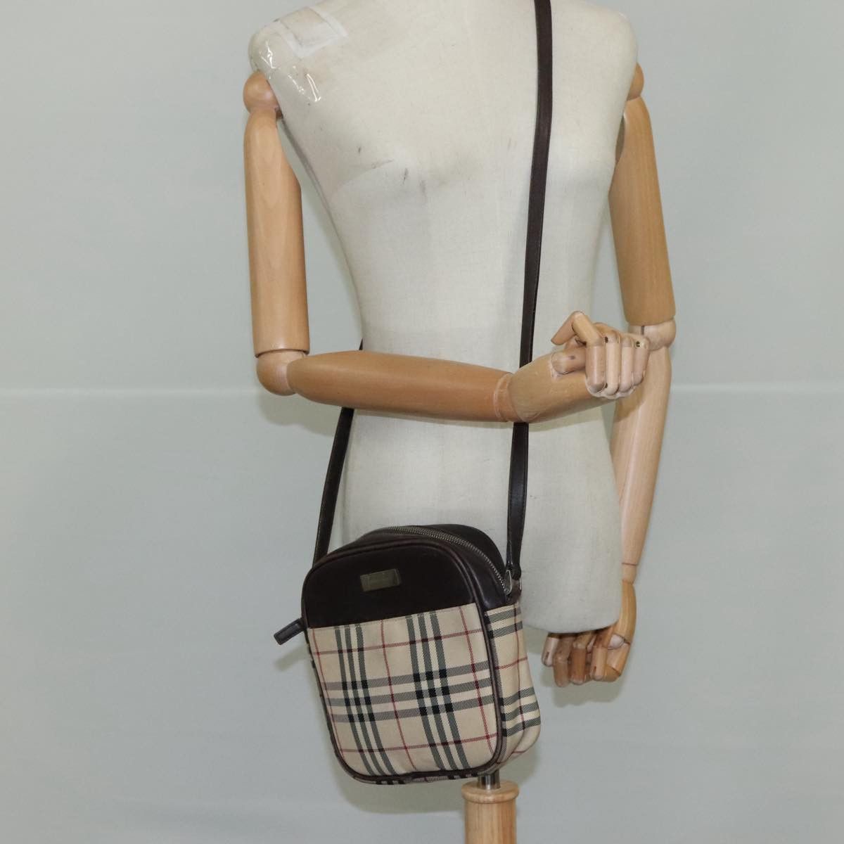 Burberry Nova Check Beige Canvas Shoulder Bag (Pre-Owned) Size ONE SIZE - 14 Thumbnail