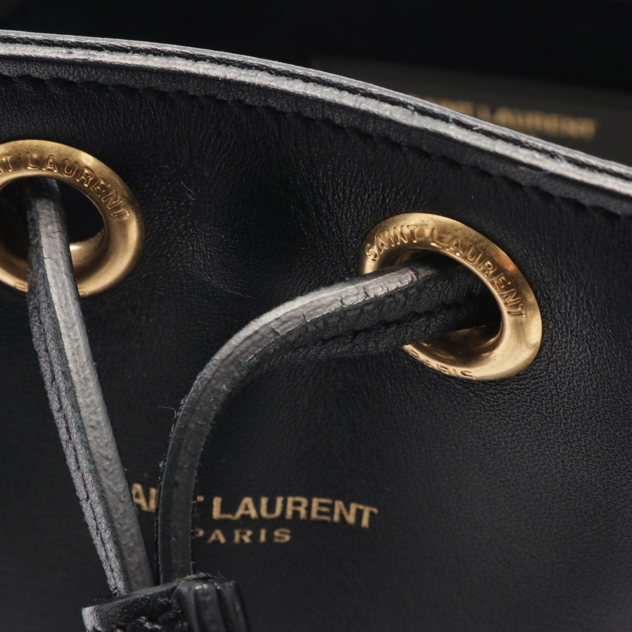 Yves Saint Laurent Yves Saint Laurent Emmanuel Shoulder Bag Leather Black Purse Size ONE SIZE - 9 Thumbnail