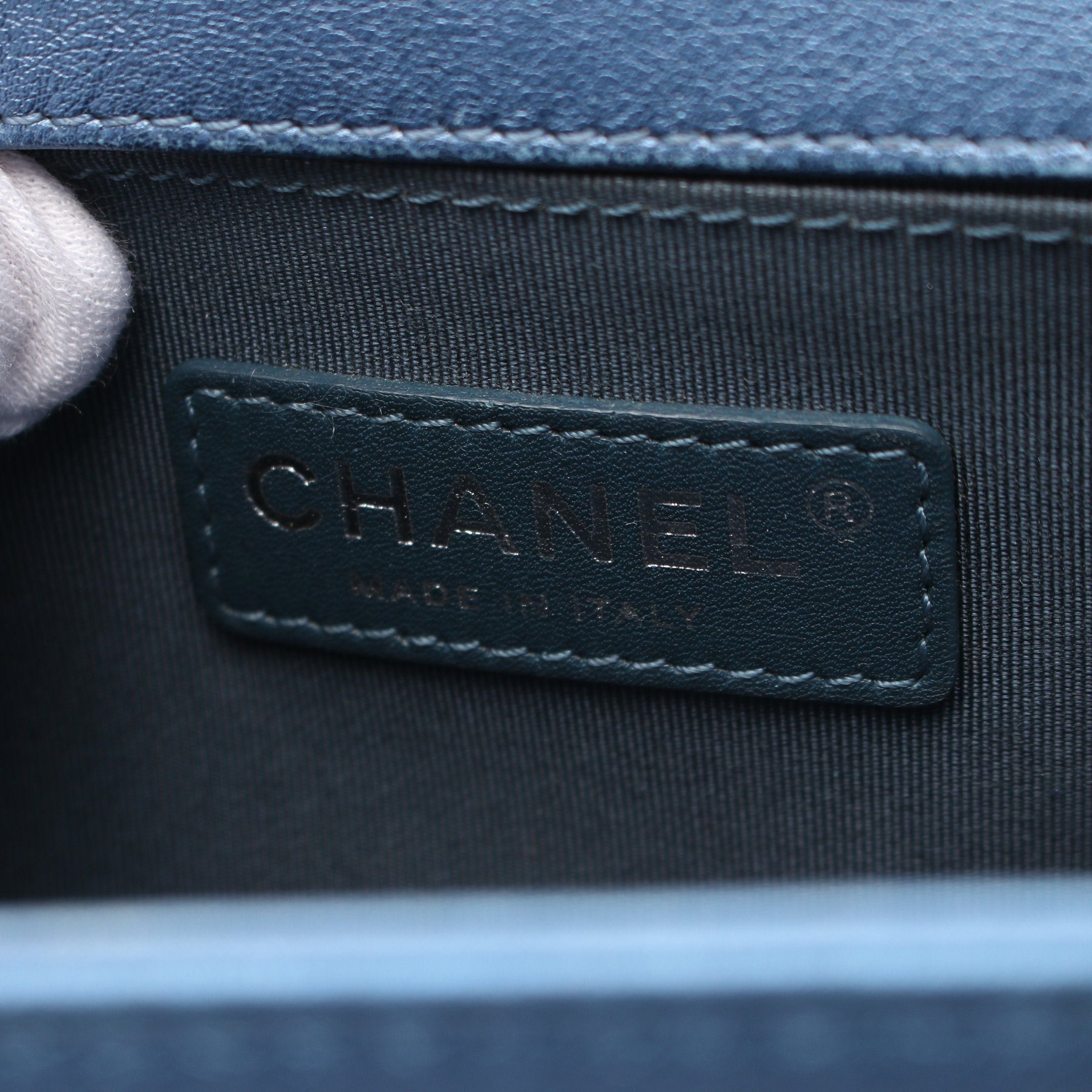 Chanel Chanel Boy Chanel Small Chain Shoulder Bag Leather Blue Silver Hardware Size ONE SIZE - 4 Thumbnail