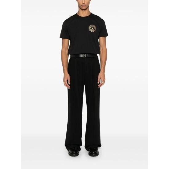 VERSACE｜ (78GAHT00 CJ00T G89) Versace VERSACE Men T-Shirts 78GAHT00 CJ00T G89 BLACK | Grailed