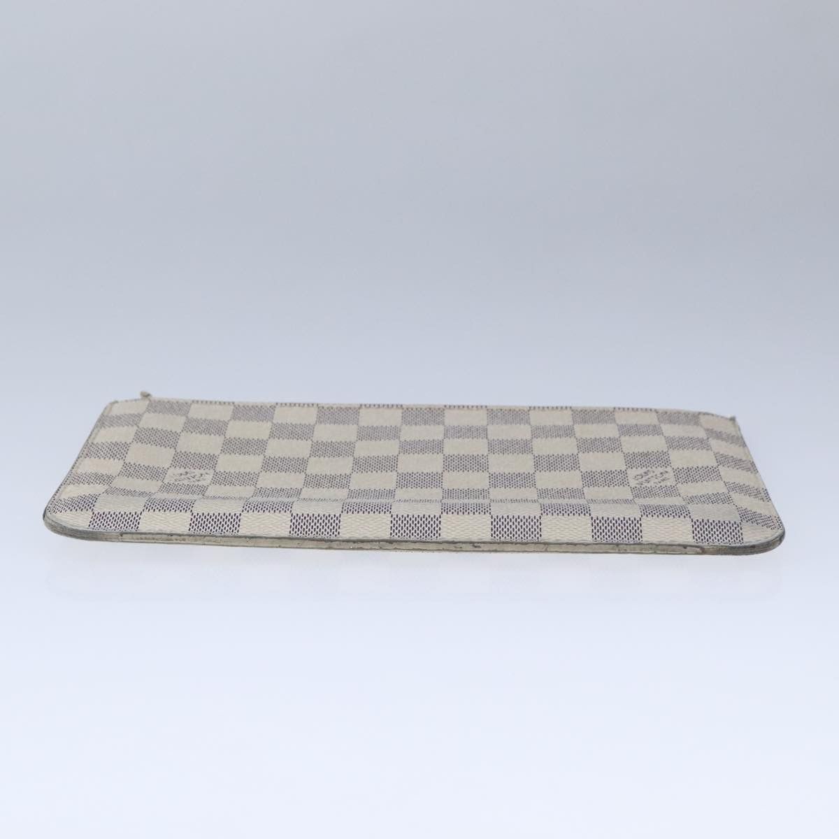 Louis Vuitton Neverfull Pouch White Canvas Clutch Bag (Pre-Owned) Size ONE SIZE - 15 Thumbnail