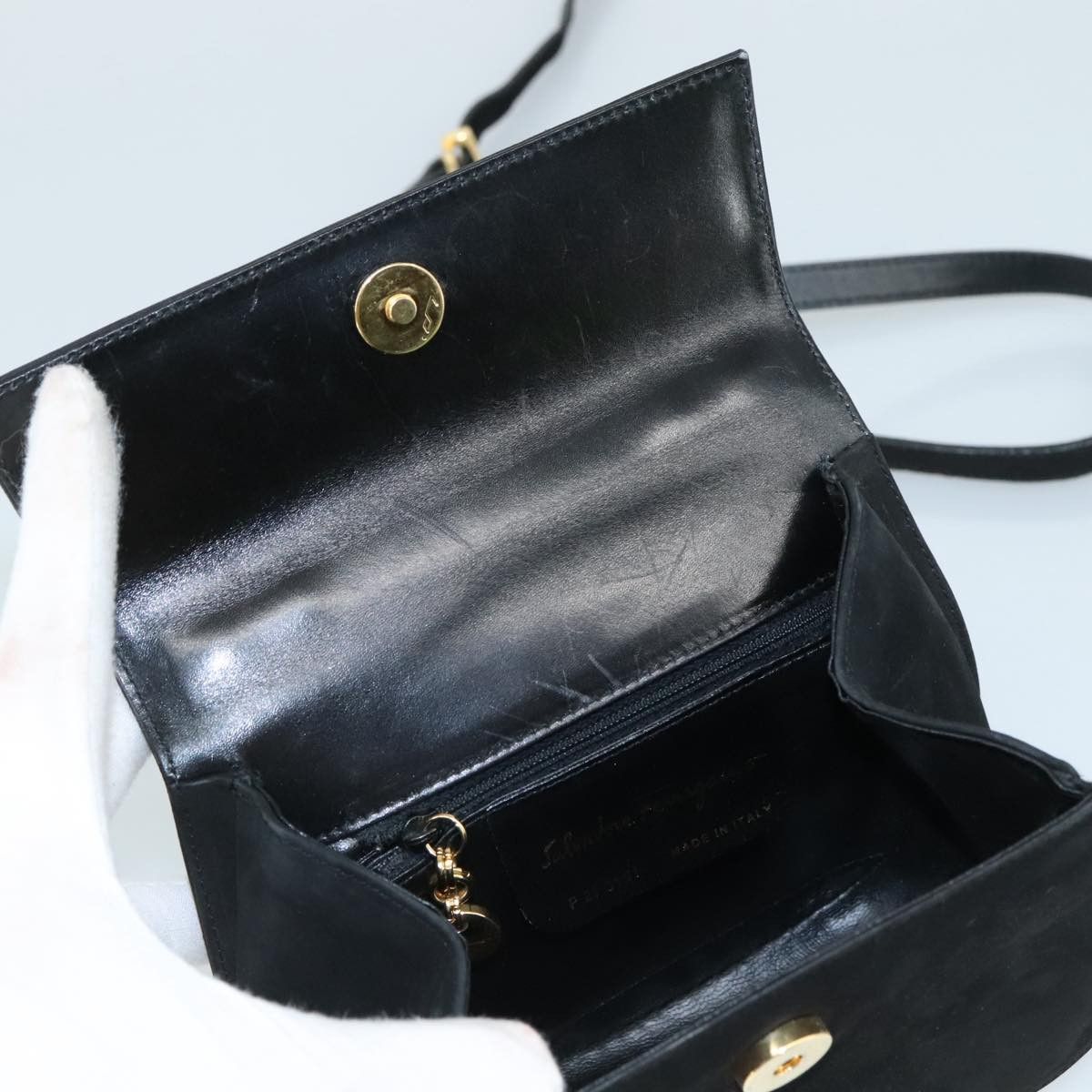 Salvatore Ferragamo Gancini Black Suede Shoulder Bag (Pre-Owned) Size ONE SIZE - 19 Thumbnail