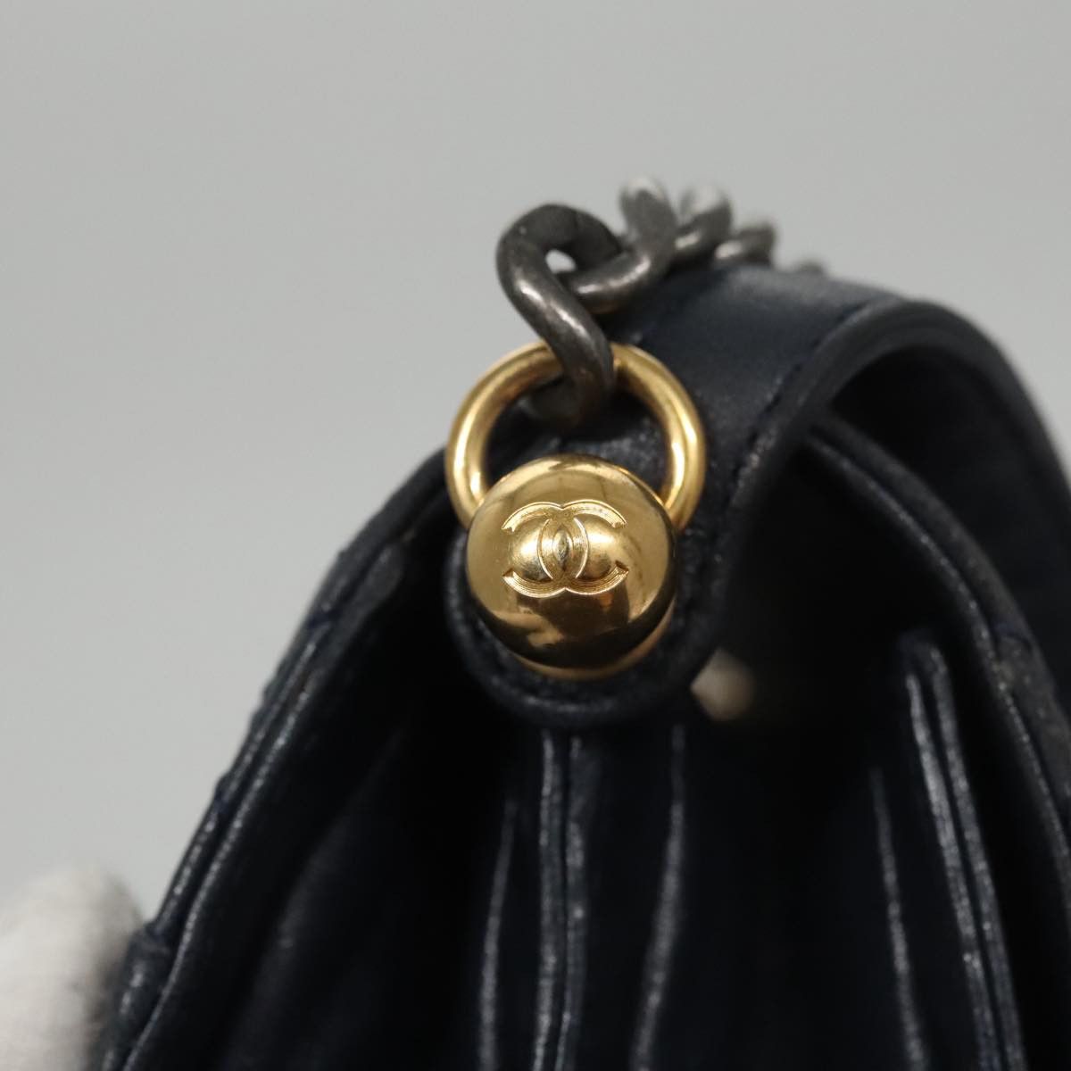 Chanel Quilted Navy Leather Shoulder Bag (Pre-Owned) Size ONE SIZE - 20 Thumbnail