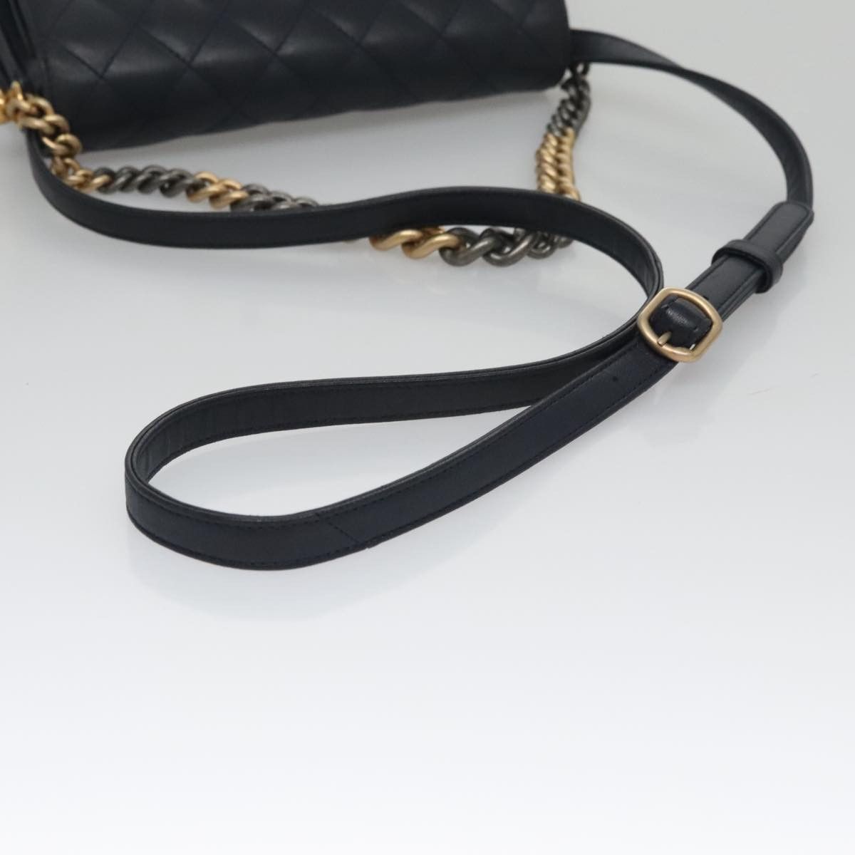 Chanel Quilted Navy Leather Shoulder Bag (Pre-Owned) Size ONE SIZE - 17 Thumbnail