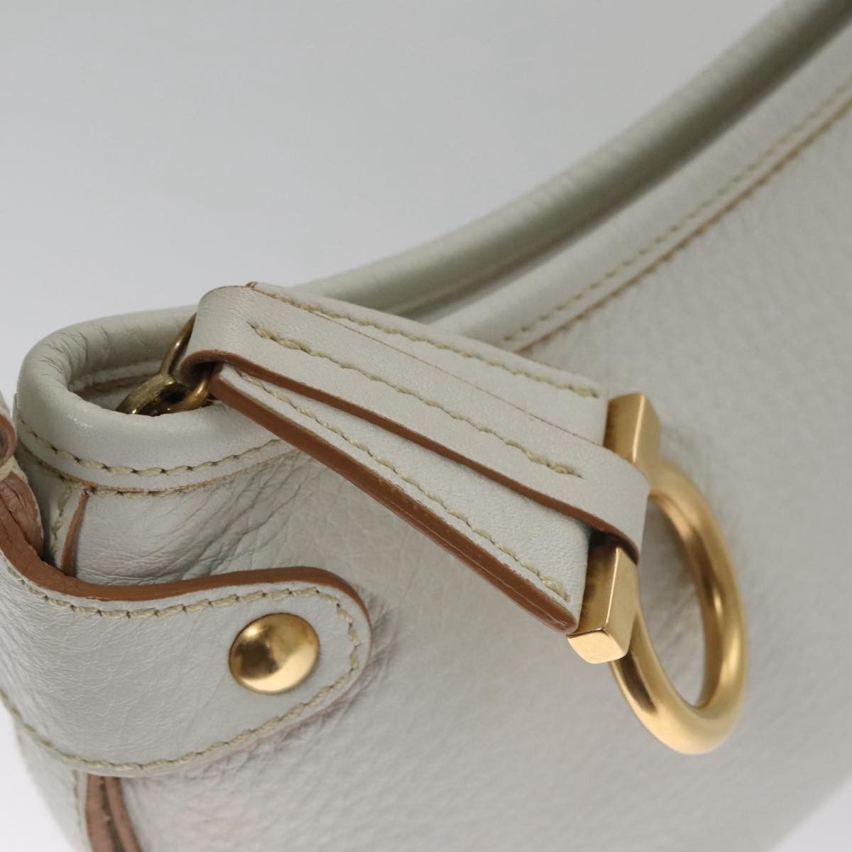 Salvatore Ferragamo White Leather Shoulder Bag (Pre-Owned) Size ONE SIZE - 20 Thumbnail