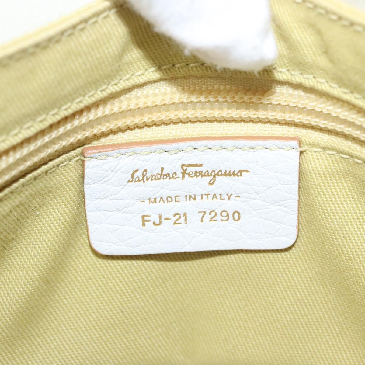 Salvatore Ferragamo White Leather Shoulder Bag (Pre-Owned) Size ONE SIZE - 13 Thumbnail