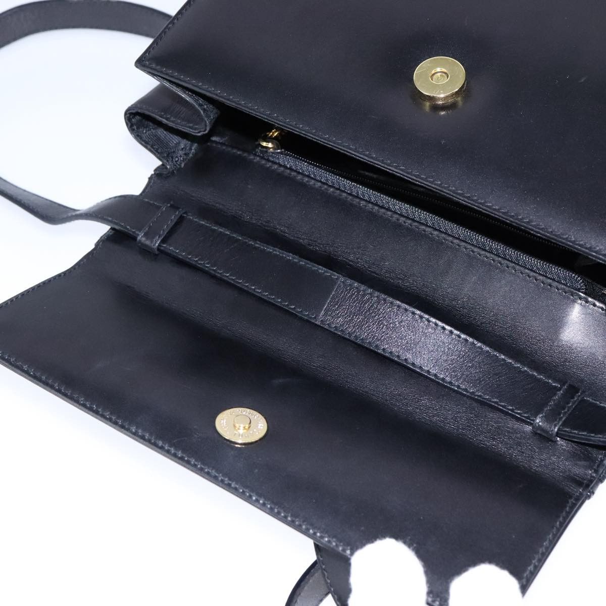 Salvatore Ferragamo Gancini Black Leather Shoulder Bag (Pre-Owned) Size ONE SIZE - 18 Thumbnail
