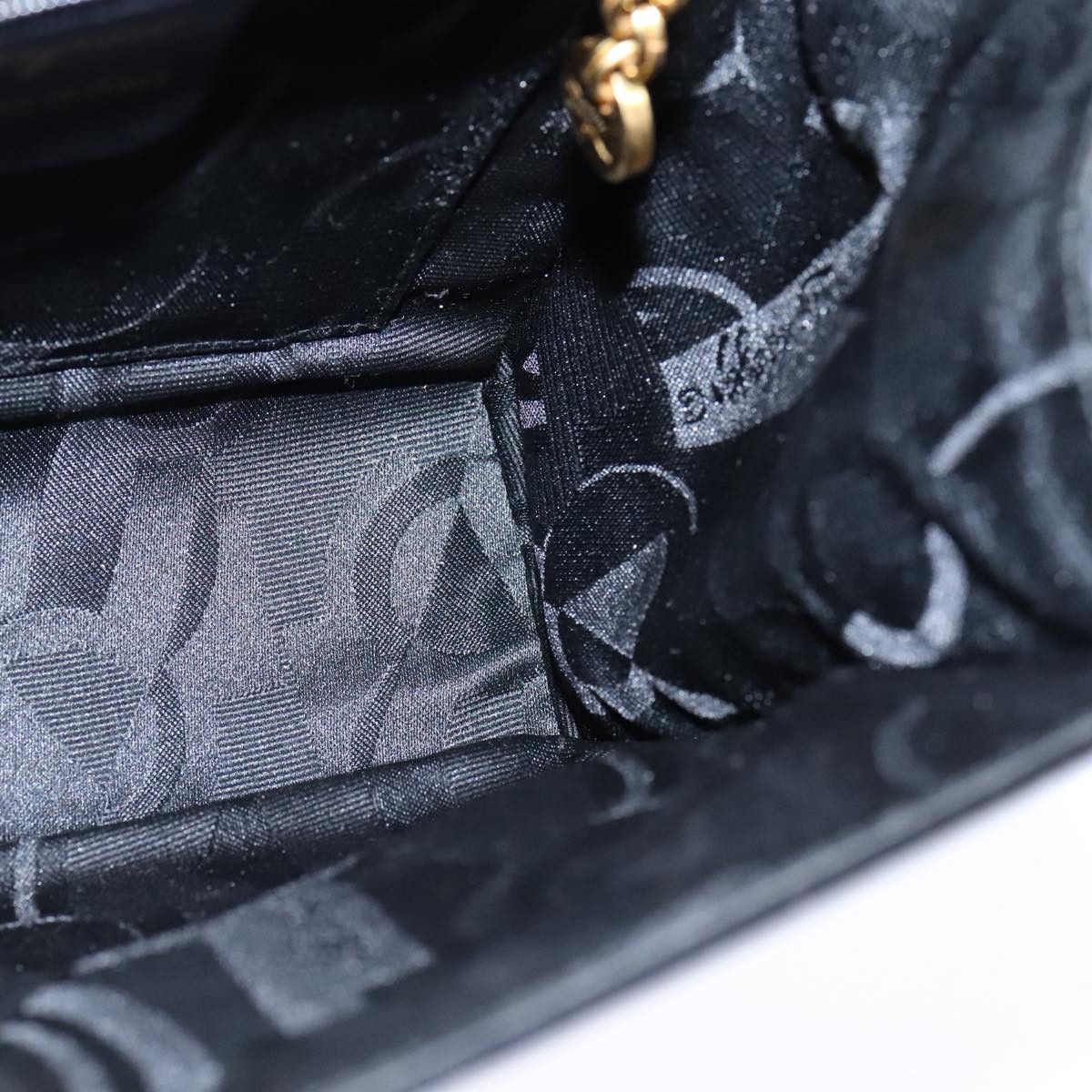 Salvatore Ferragamo Gancini Black Leather Shoulder Bag (Pre-Owned) Size ONE SIZE - 19 Thumbnail
