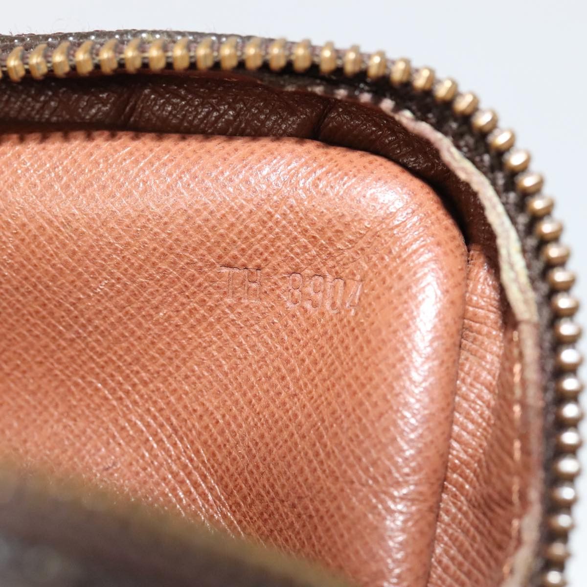 Louis Vuitton Amazon Brown Canvas Clutch Bag (Pre-Owned) Size ONE SIZE - 14 Thumbnail