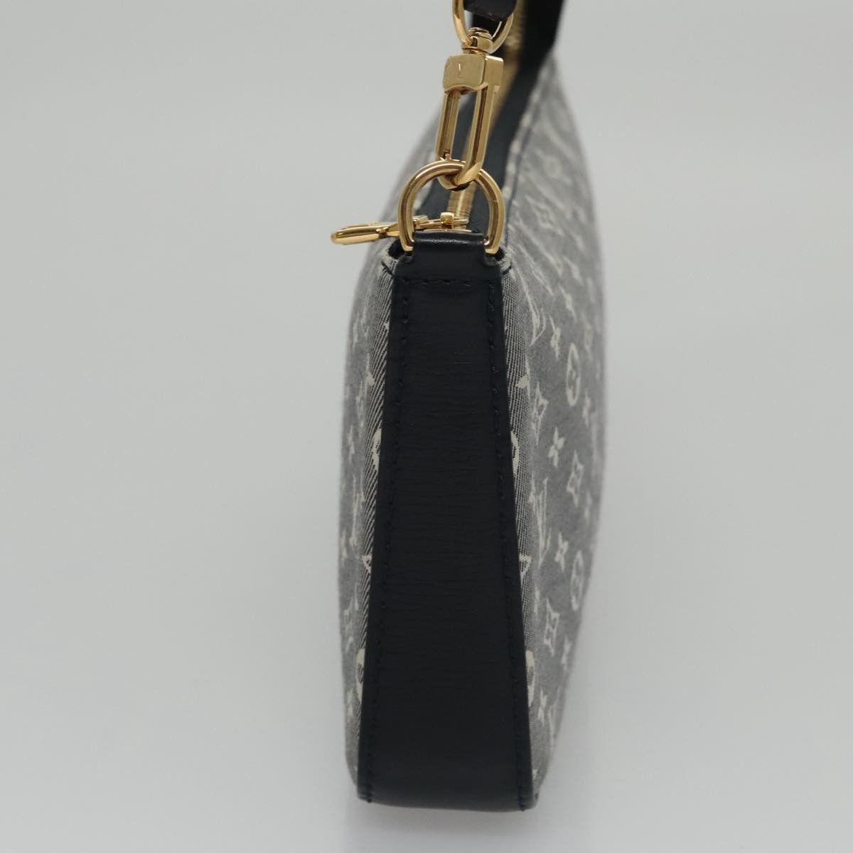 Louis Vuitton Pochette Accessoire Grey Canvas Clutch Bag (Pre-Owned) Size ONE SIZE - 4 Thumbnail