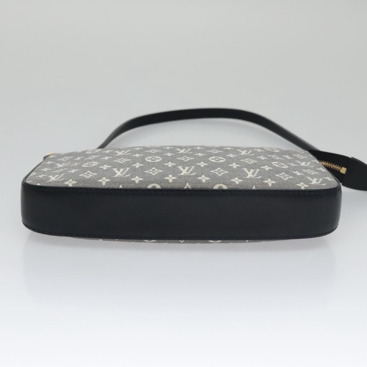 Louis Vuitton Pochette Accessoire Grey Canvas Clutch Bag (Pre-Owned) Size ONE SIZE - 19 Thumbnail