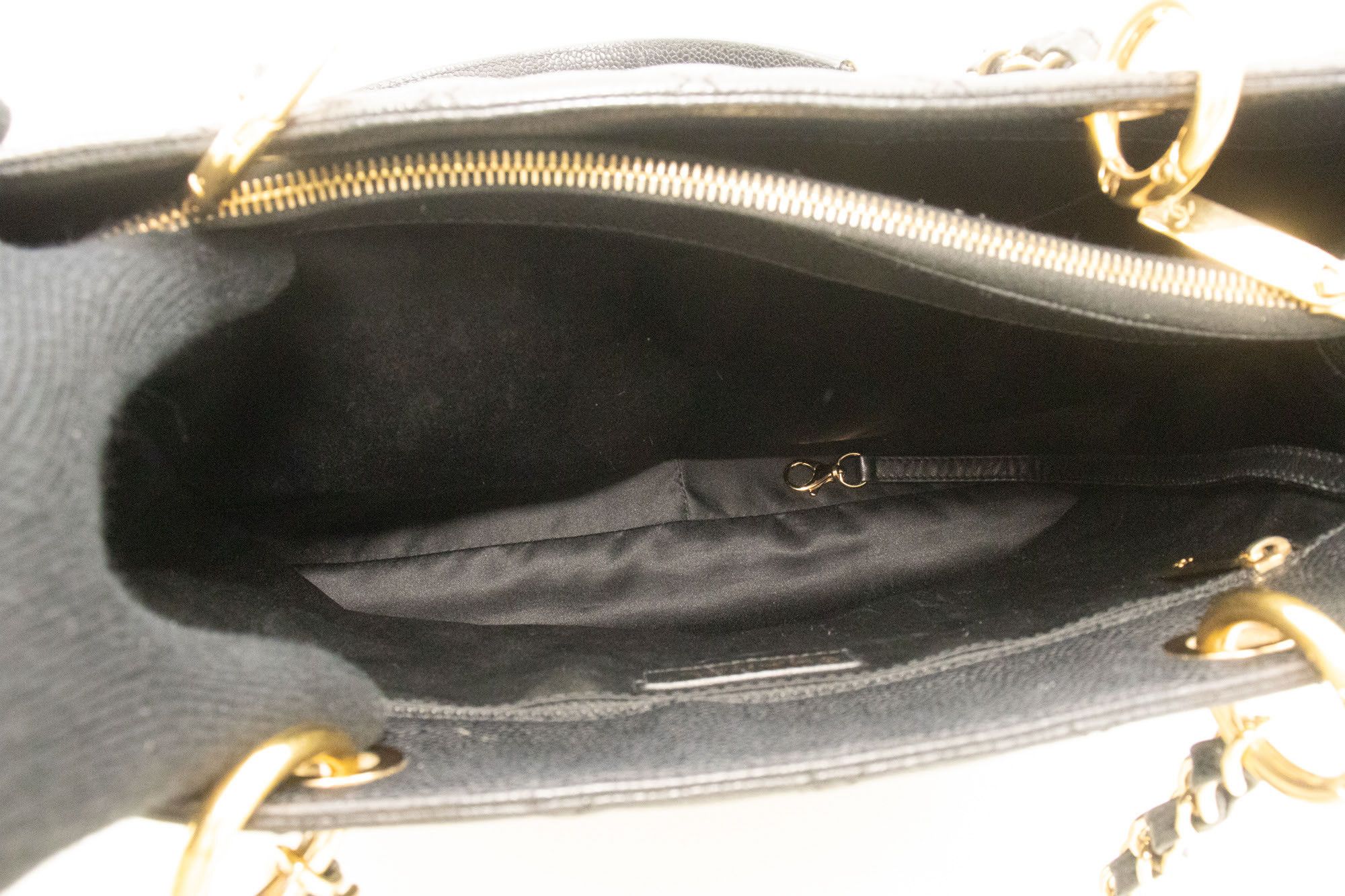 Chanel Black Leather Shoulder Bag (Pre-Owned) Size ONE SIZE - 8 Thumbnail