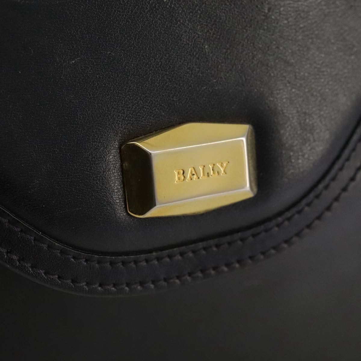 Bally Black Leather Handbag (Pre-Owned) Size ONE SIZE - 20 Thumbnail