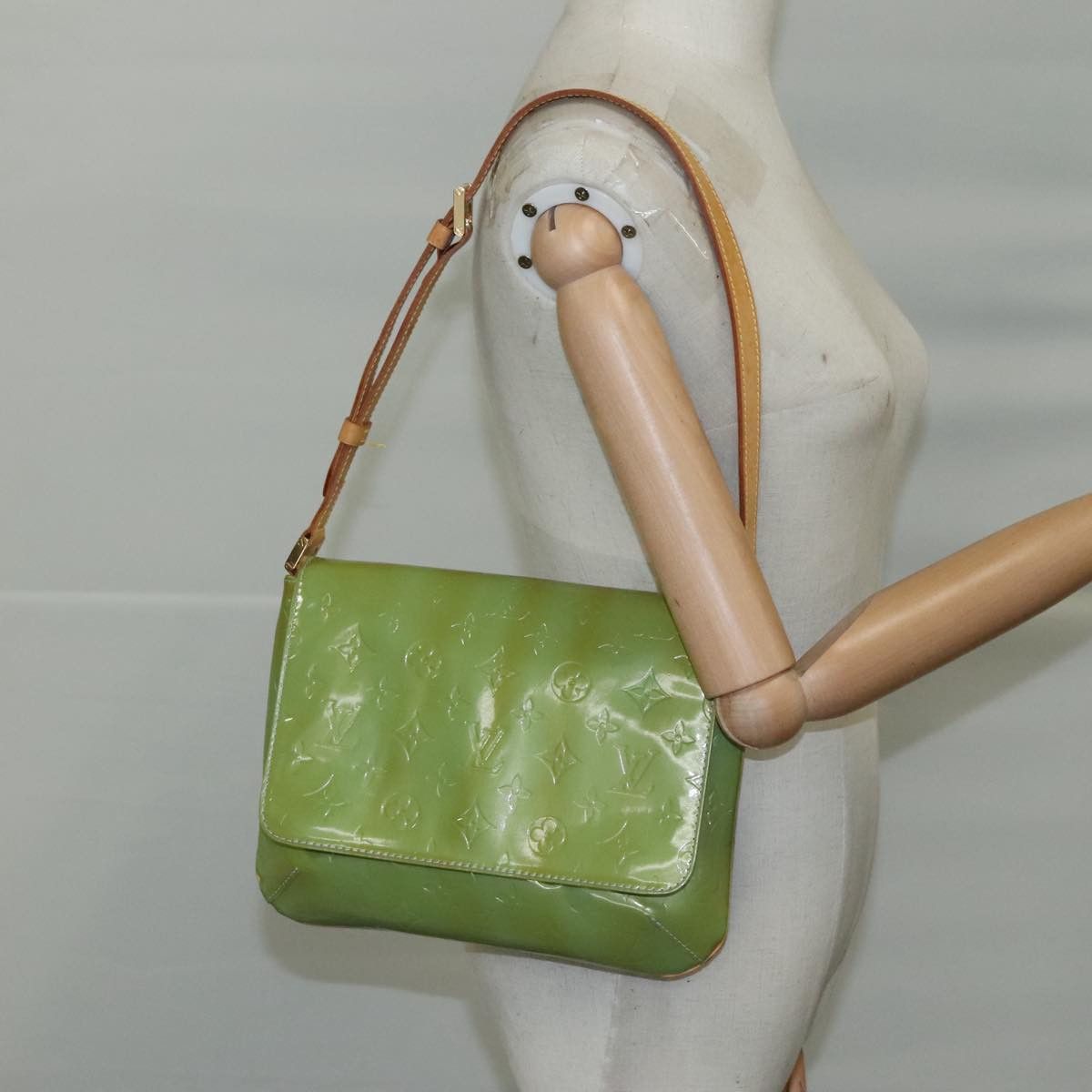 Louis Vuitton Thompson Street Green Patent Leather Shoulder Bag Size ONE SIZE - 16 Thumbnail