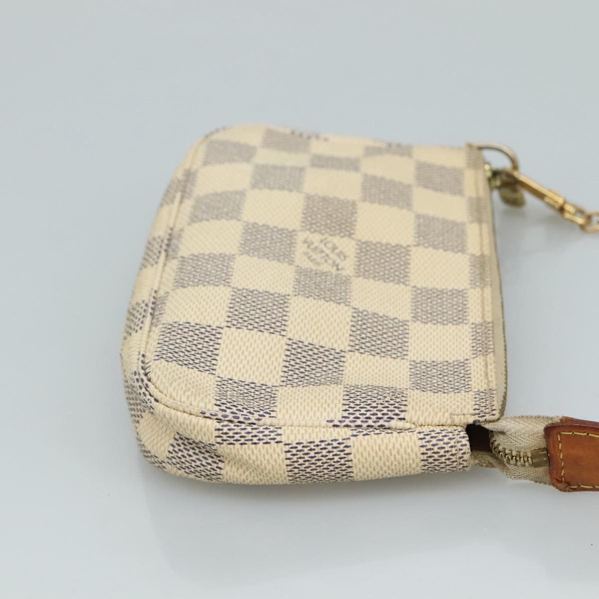Louis Vuitton Mini Pochette Accessoires White Canvas Clutch Bag Size ONE SIZE - 3 Thumbnail