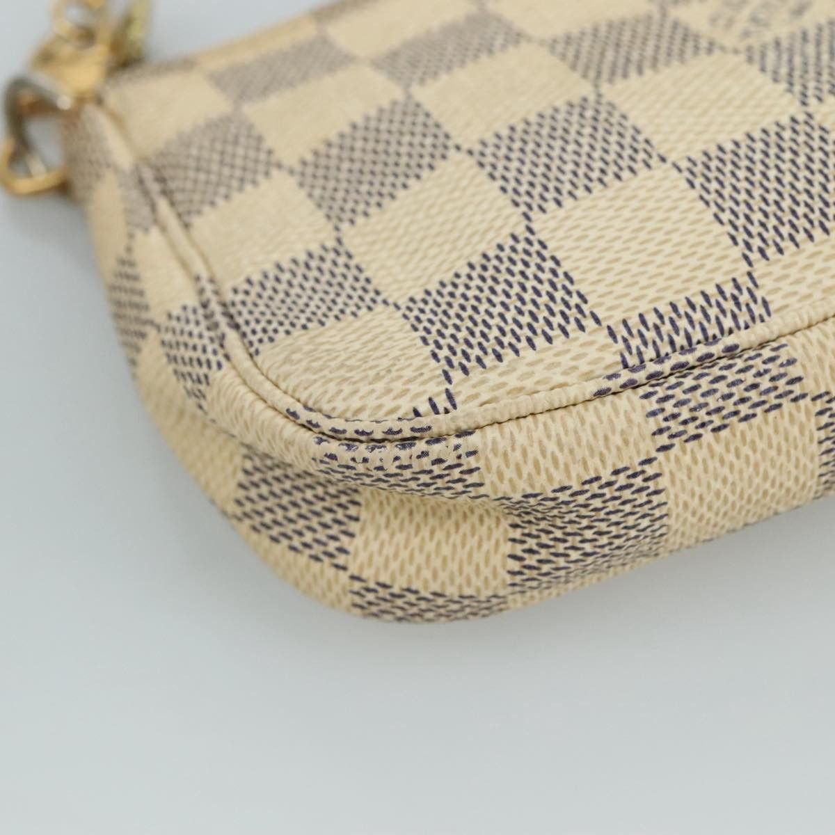 Louis Vuitton Mini Pochette Accessoires White Canvas Clutch Bag Size ONE SIZE - 8 Thumbnail